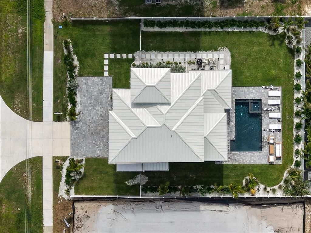 Exterior, Drone