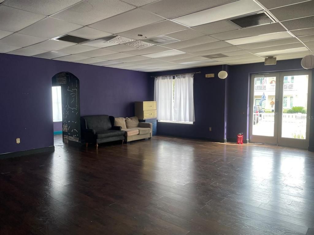 Empty room, Interior, Pendant Lights, Wood Texture Flooring