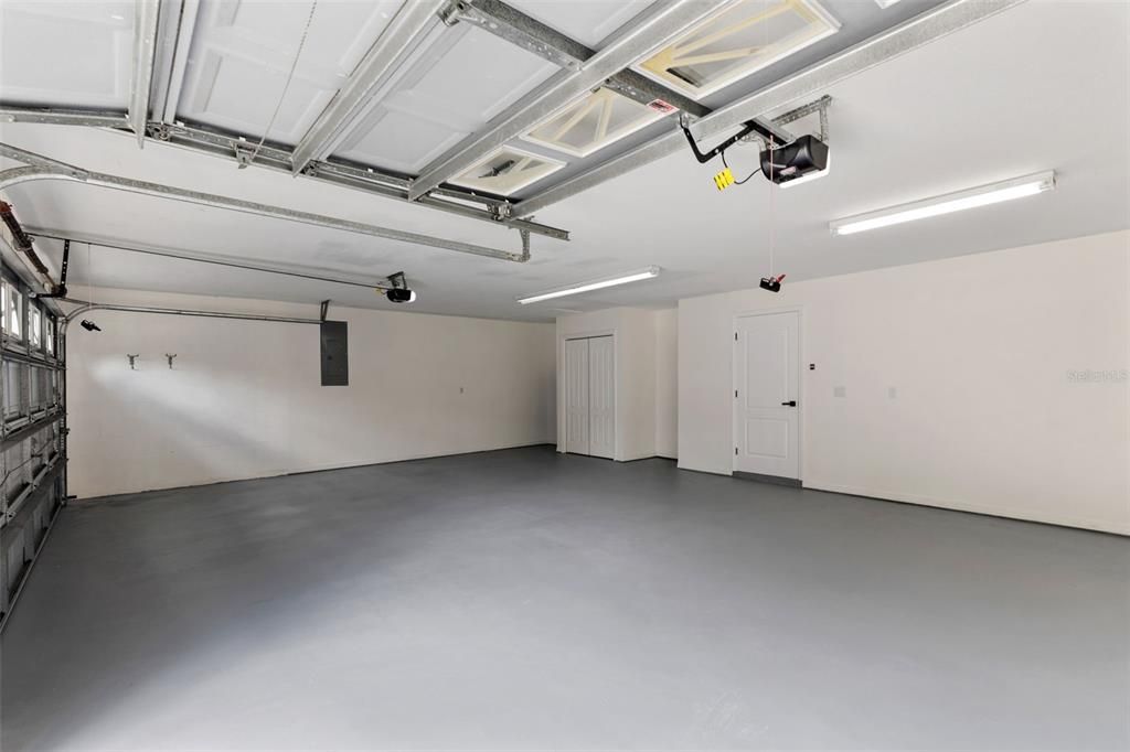 Garage, Interior