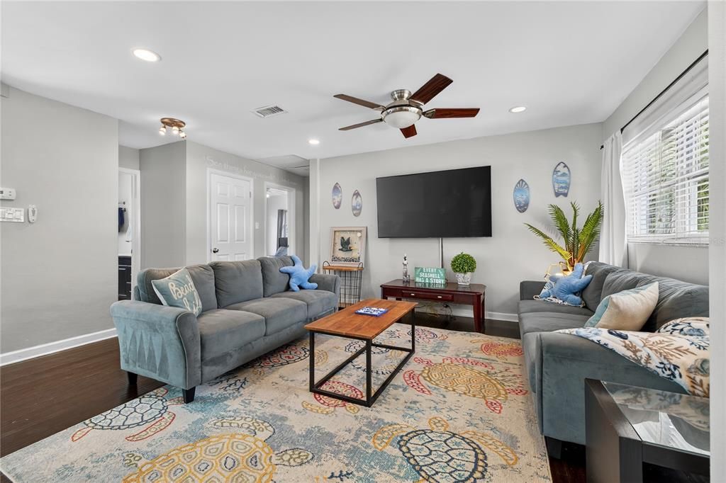 Interior, Living room, Recessed Lighting, Wood Texture Flooring