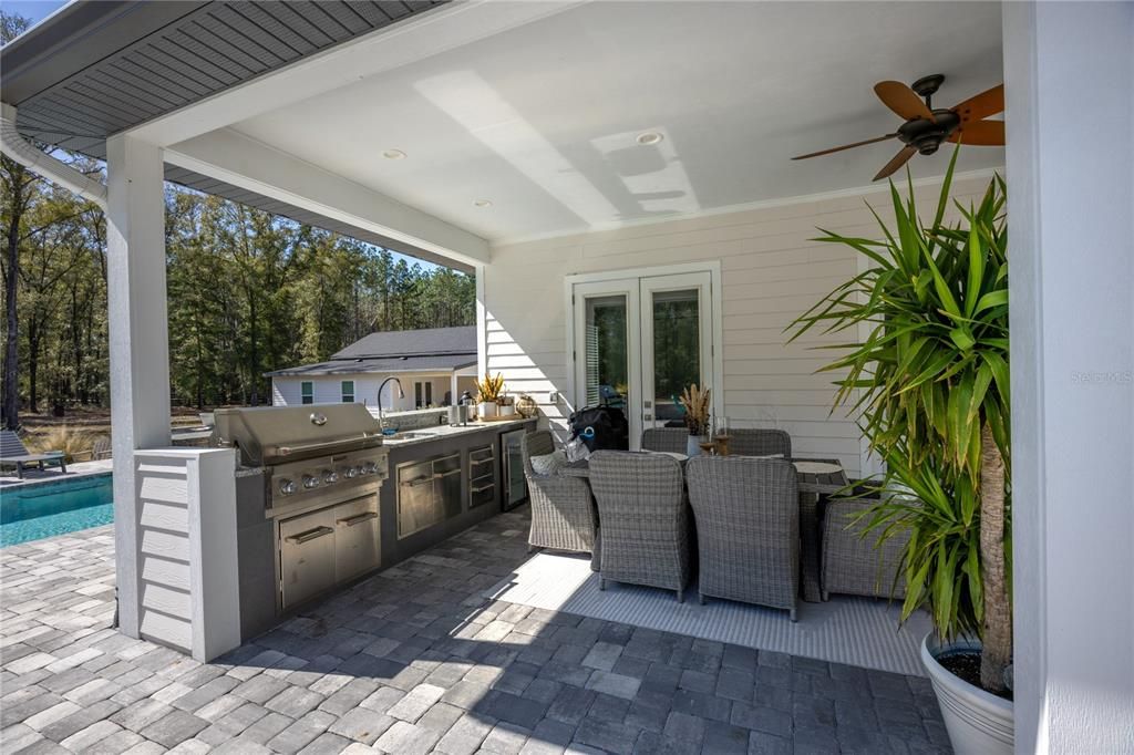 Exterior, Outdoor Kitchen