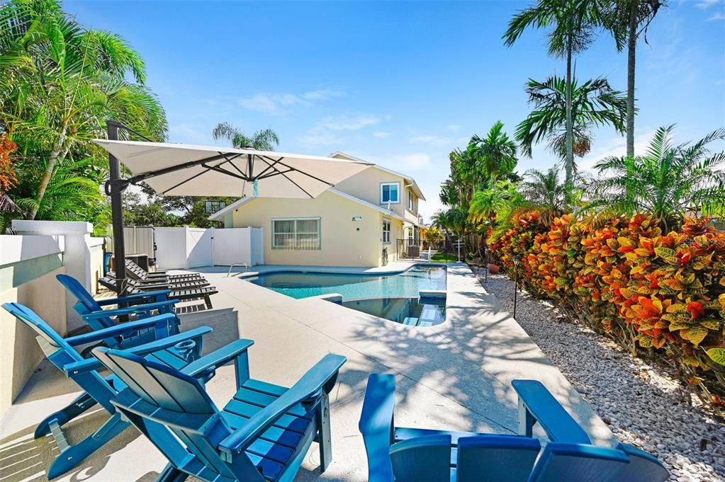 Exterior, Pool