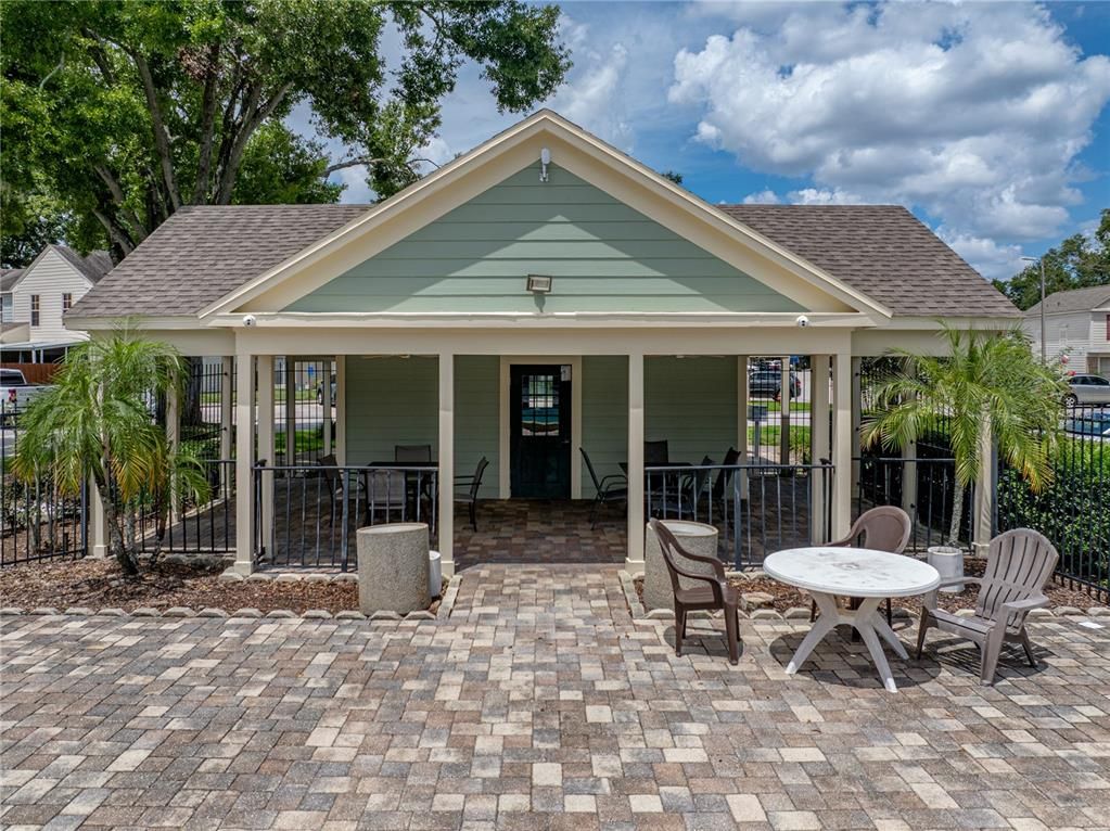 Exterior, Facade, Ranch