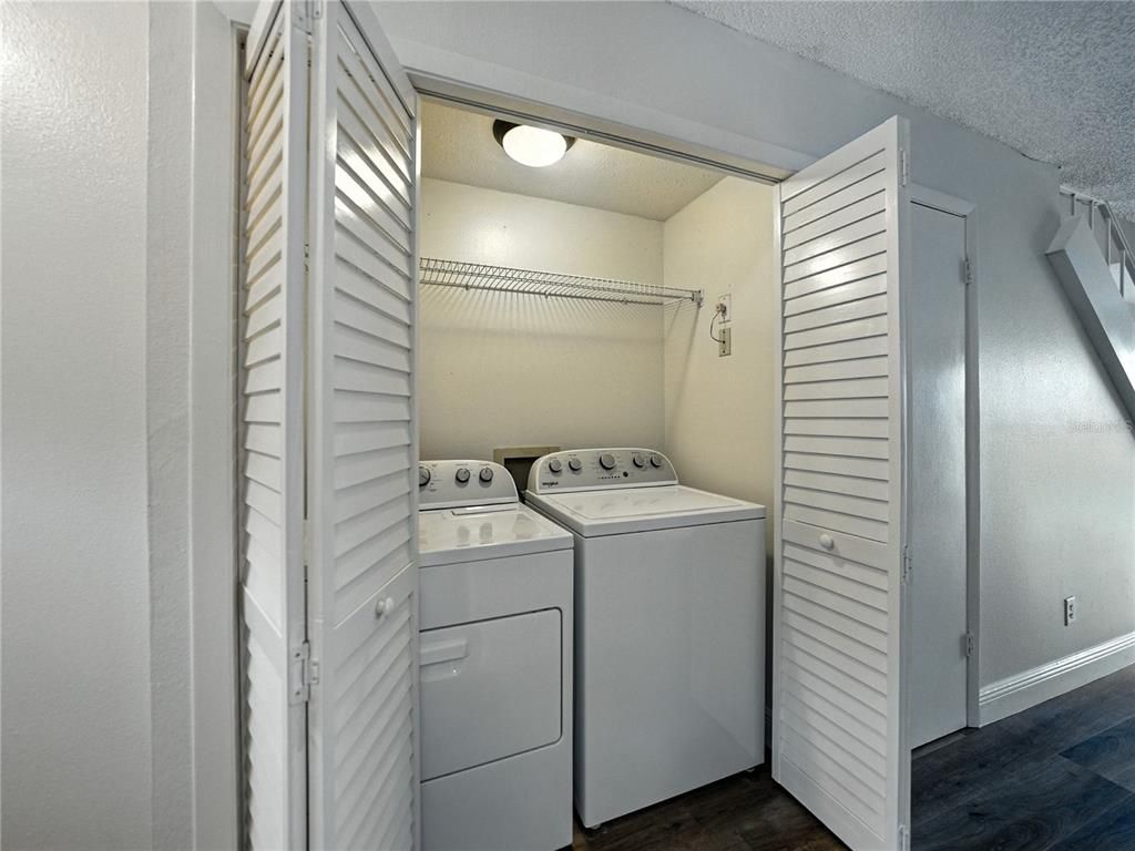 Interior, Utility Closets, Washer, Wood Texture Flooring
