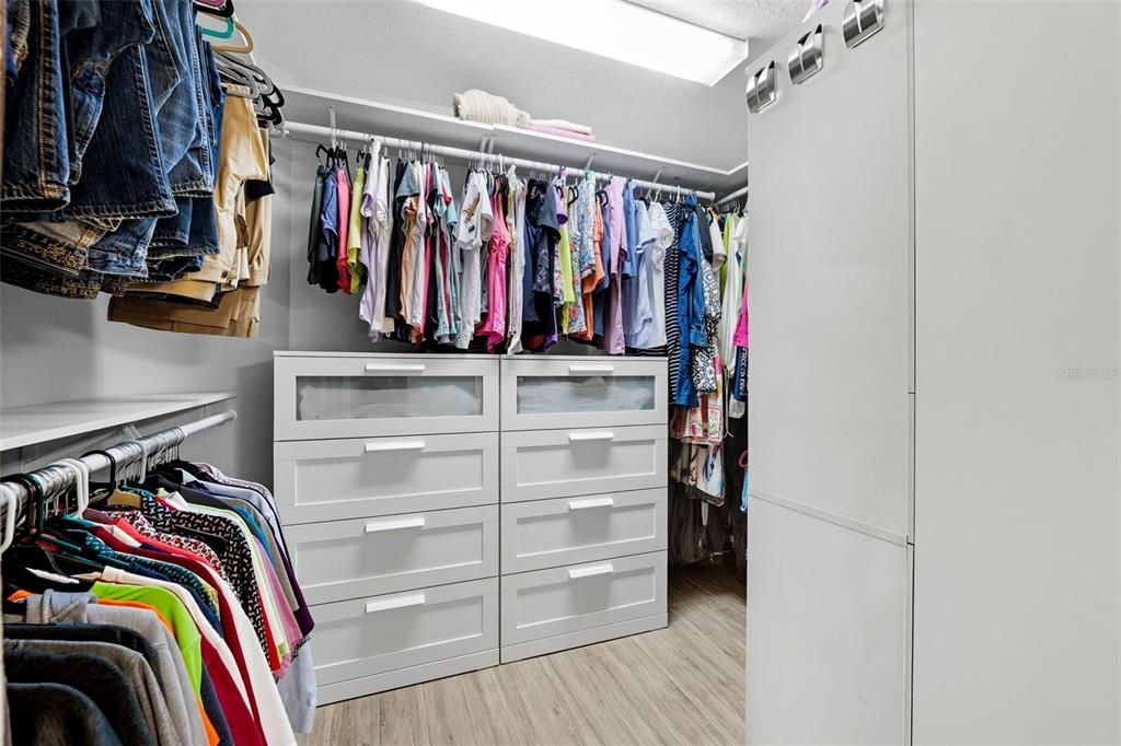 Interior, Walk-in Closets, Wood Texture Flooring