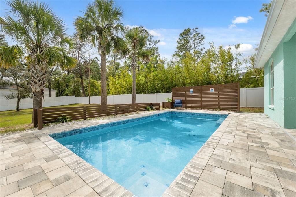 Exterior, Pool