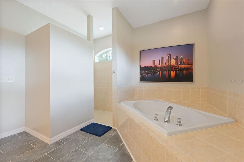 Bathroom, Interior, Recessed Lighting