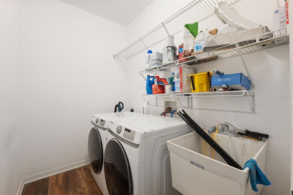 Interior, Washer, Wood Texture Flooring