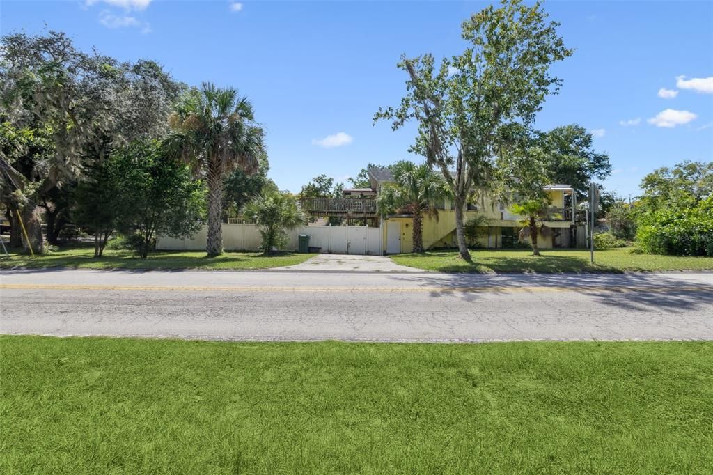 Backyard, Exterior