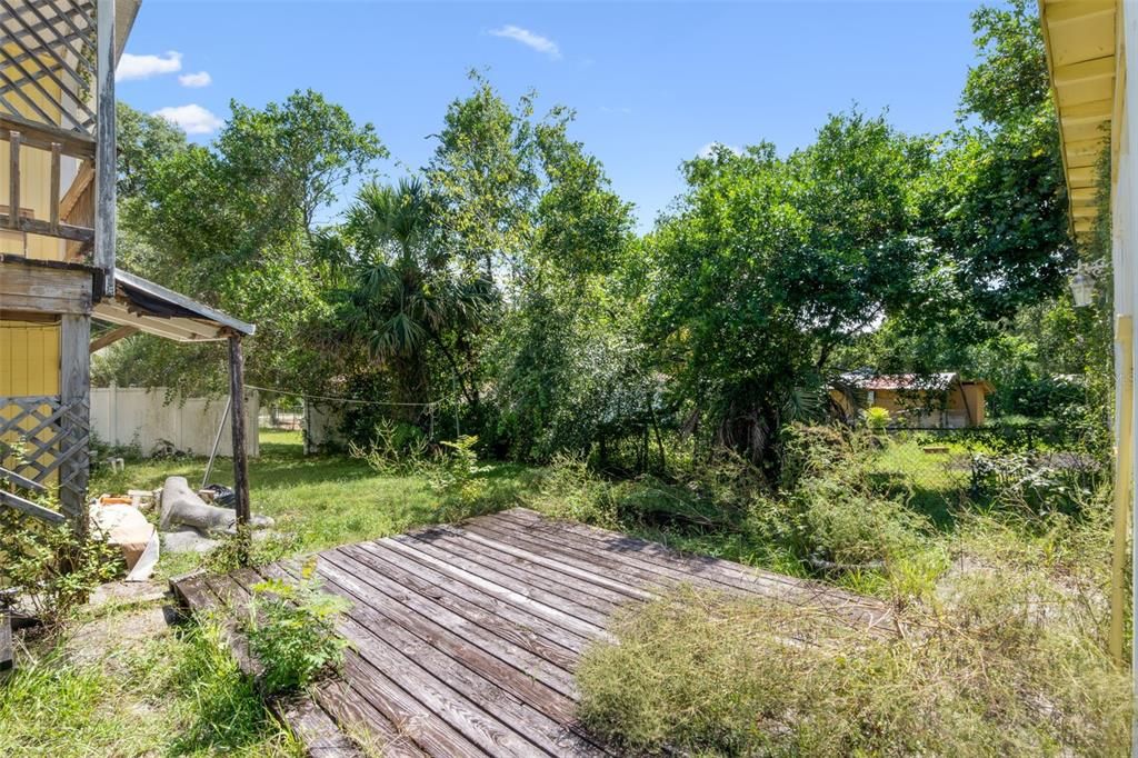 Backyard, Exterior