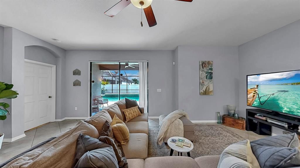 Interior, Living room, Water