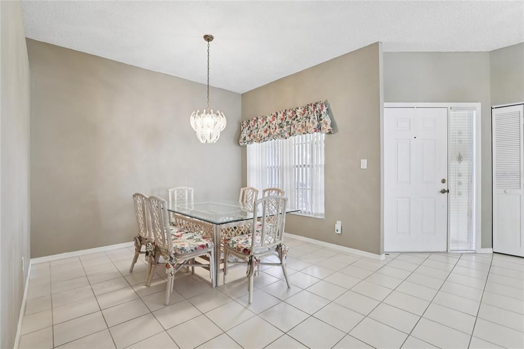 Chandelier, Dining room, Interior, Pendant Lights