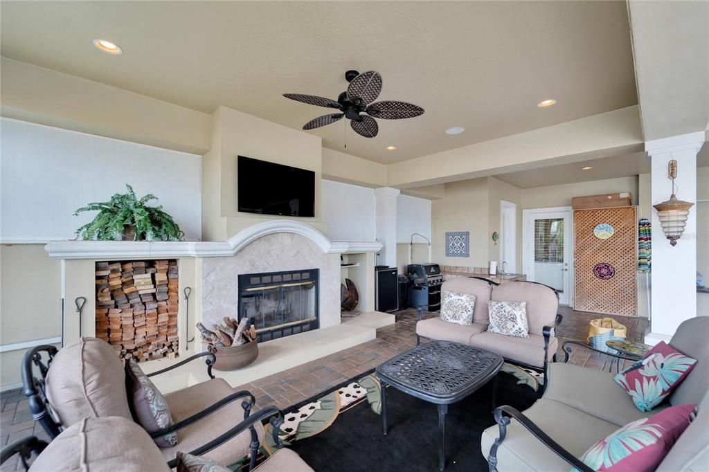 Fireplace, Interior, Living room, Recessed Lighting