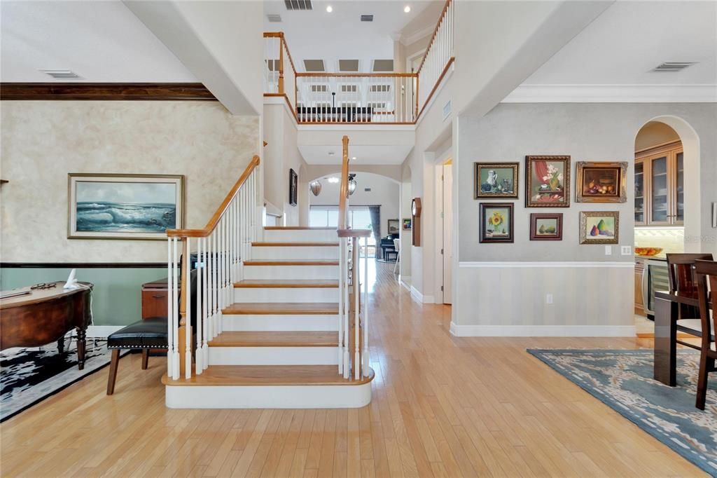 Interior, Recessed Lighting, Wood Texture Flooring