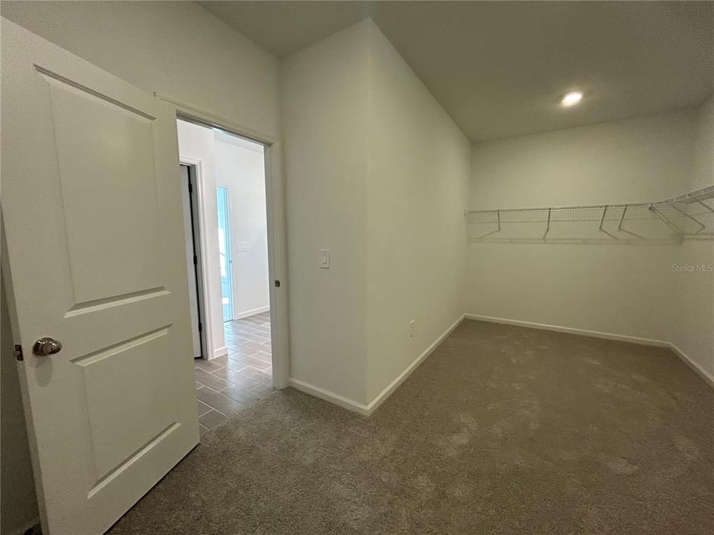 Empty room, Interior, Recessed Lighting, Walk-in Closets