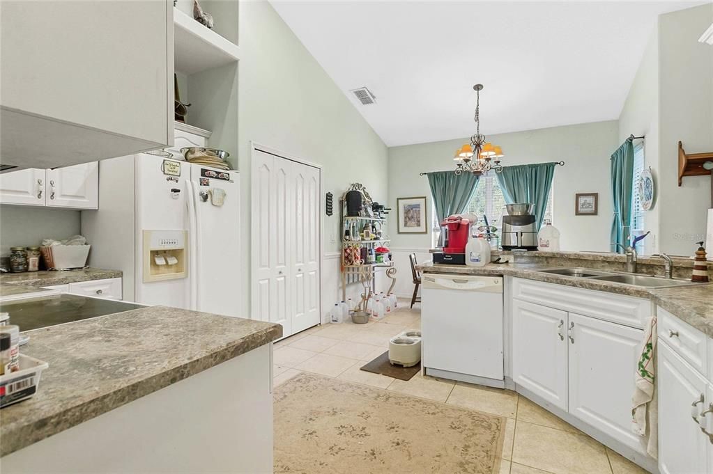 Chandelier, Interior, Kitchen