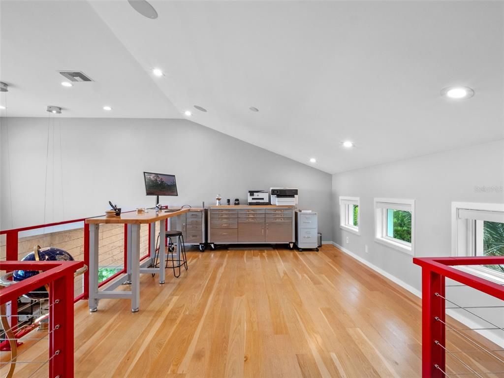 Interior, Recessed Lighting, Wood Texture Flooring