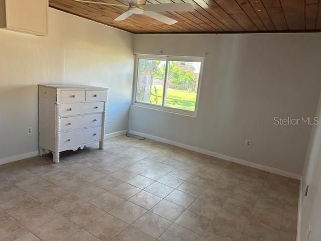 Empty room, Interior, Recessed Lighting, Wooden Ceilings