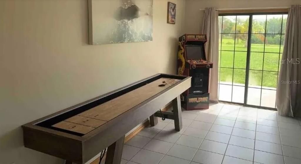 Game Room, Interior