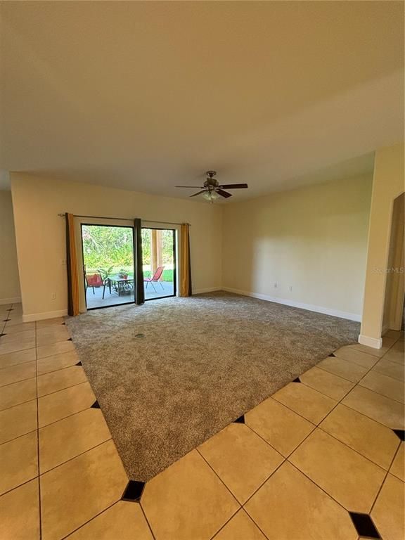 Empty room, Interior