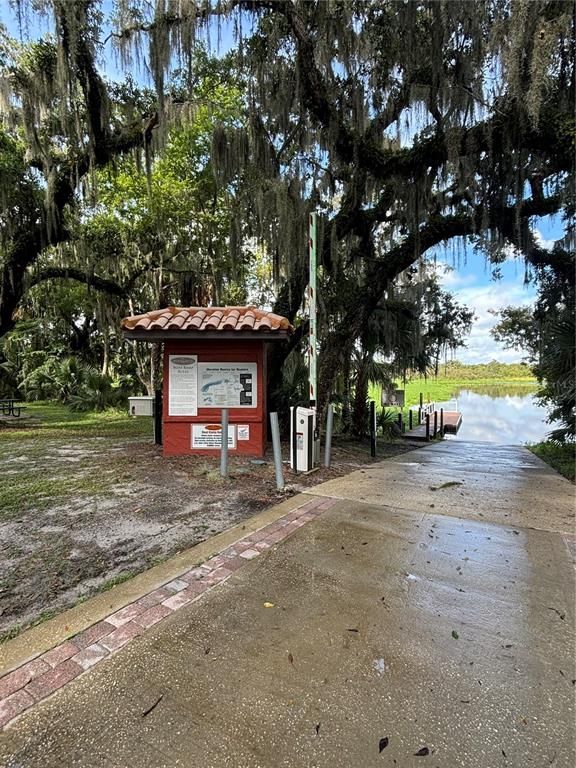 Backyard, Detached Garage, Exterior