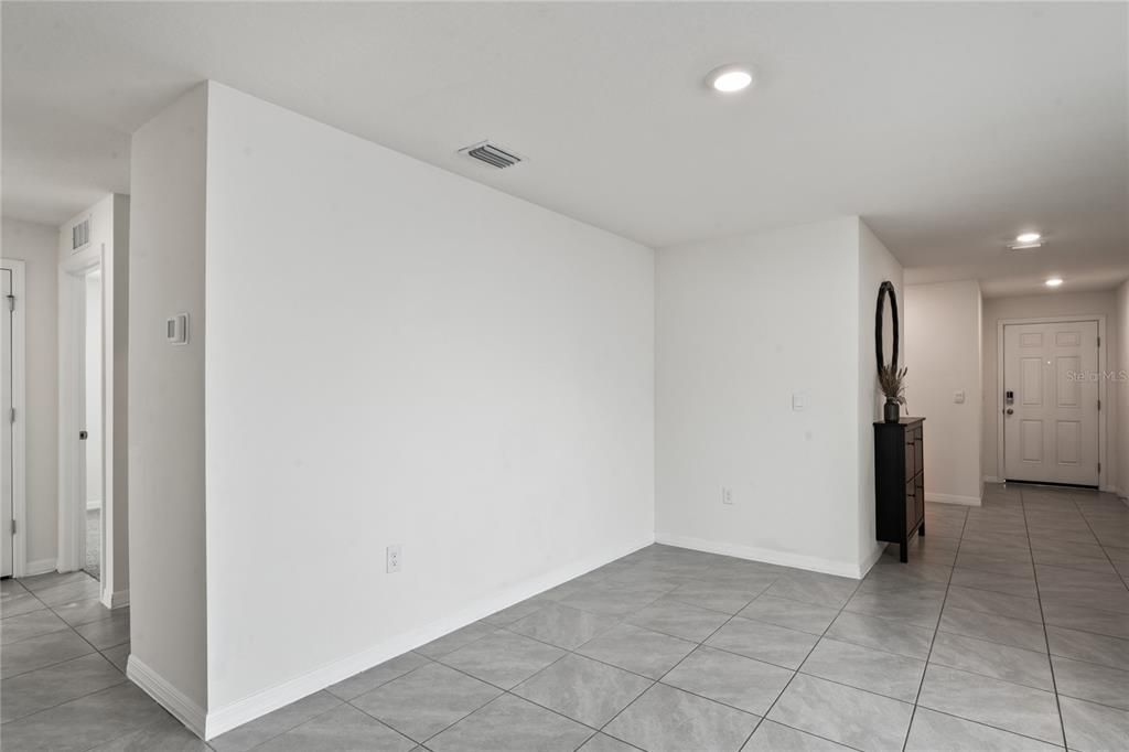 Empty room, Interior, Recessed Lighting