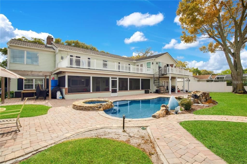 Exterior, Pool