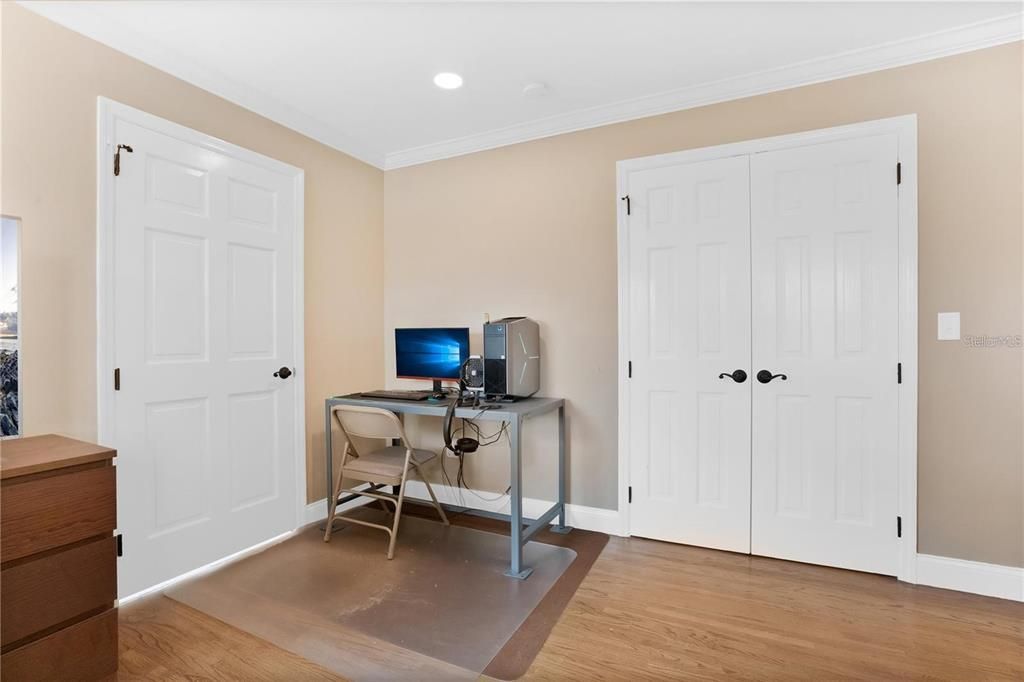 Home Office, Interior, Recessed Lighting, Wood Texture Flooring