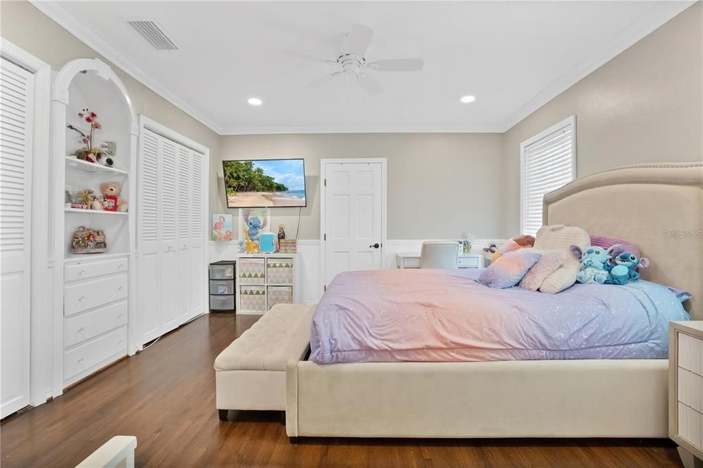 Bedroom, Interior, Recessed Lighting, Wood Texture Flooring