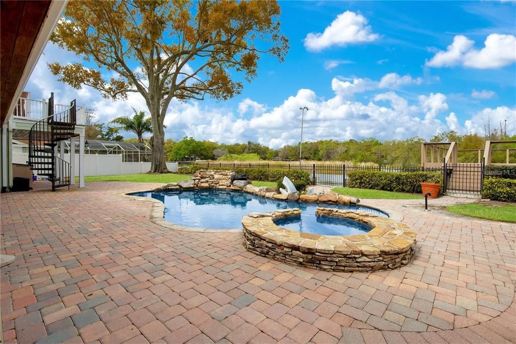 Exterior, Pool