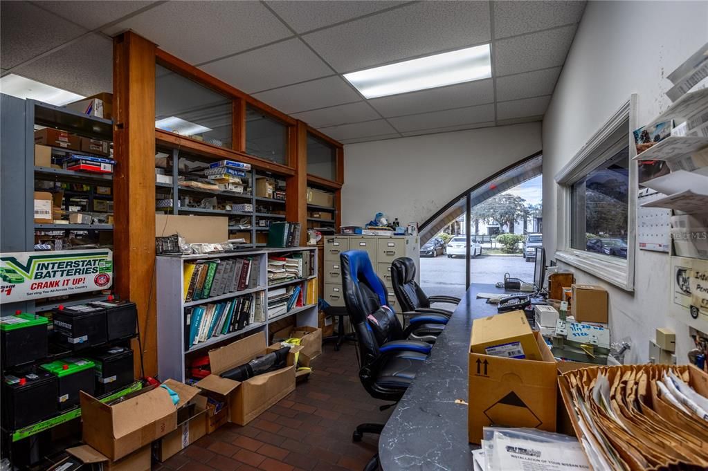 Home Office, Interior