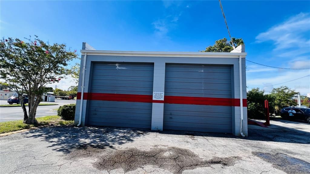 Detached Garage, Exterior