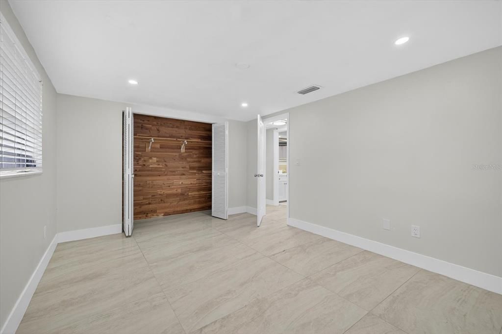Empty room, Interior, Recessed Lighting, Wooden Walls
