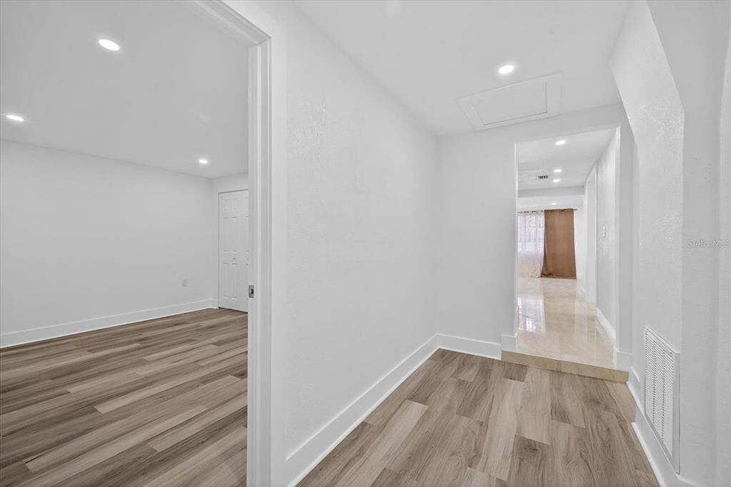 Empty room, Interior, Recessed Lighting, Wood Texture Flooring
