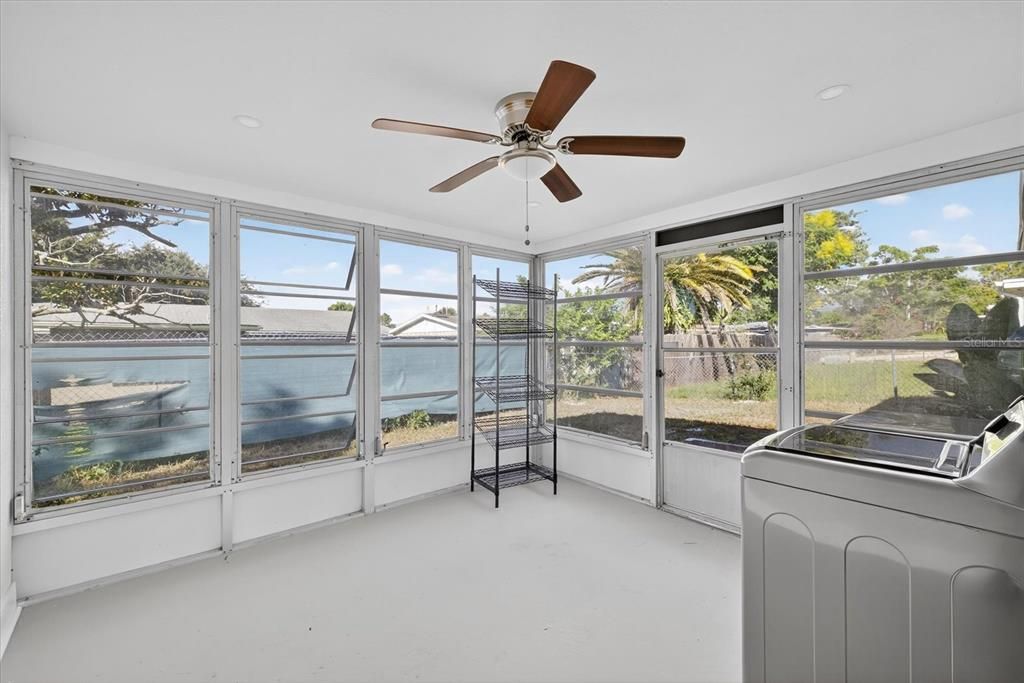 Interior, Sun Room, Water