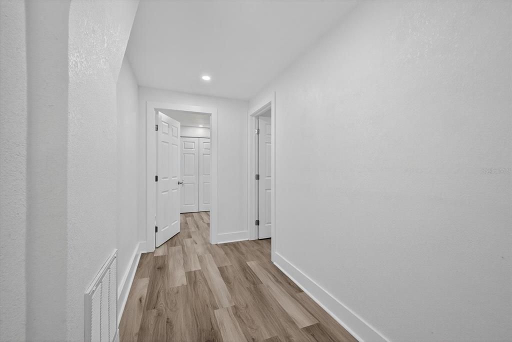 Interior, Recessed Lighting, Wood Texture Flooring