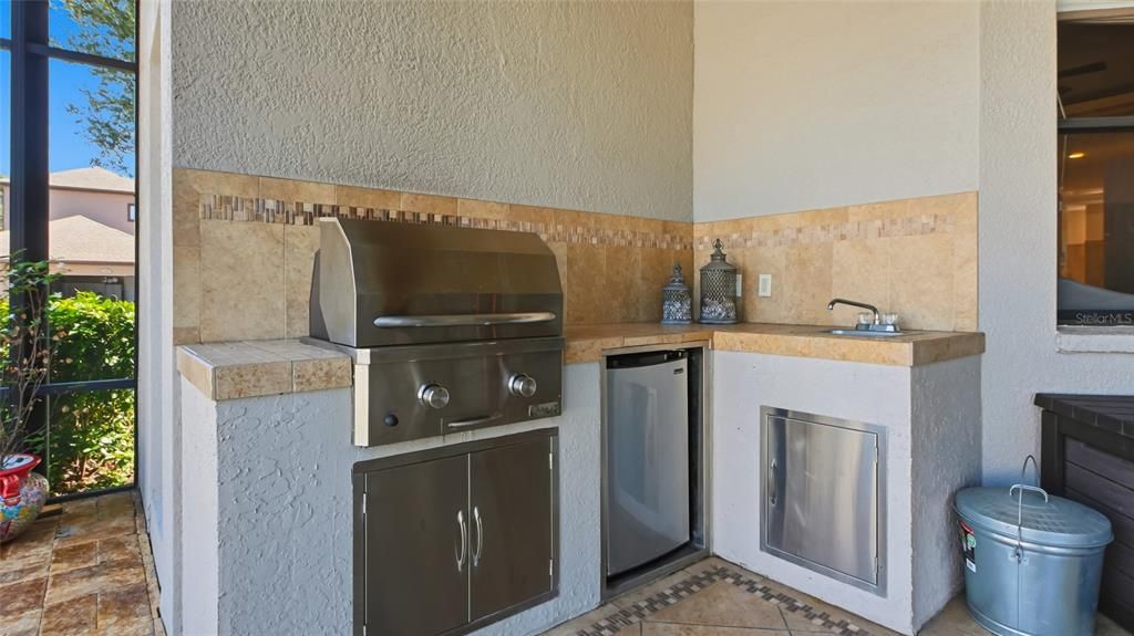 Exterior, Outdoor Kitchen