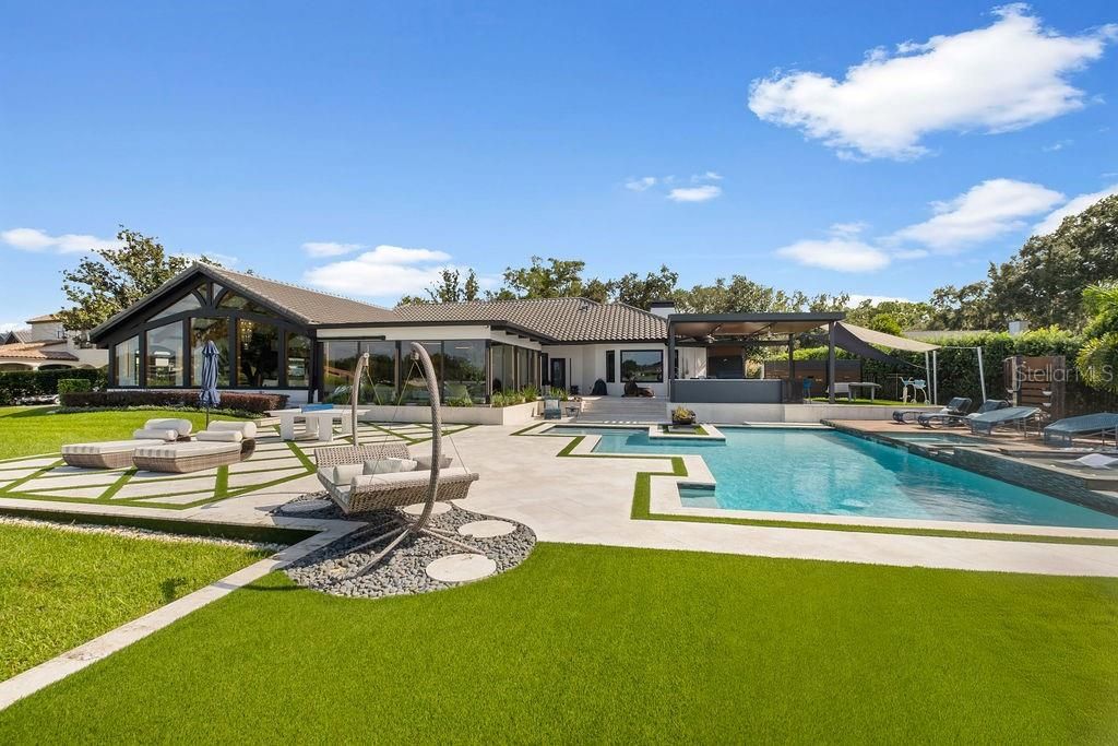 Exterior, Pool
