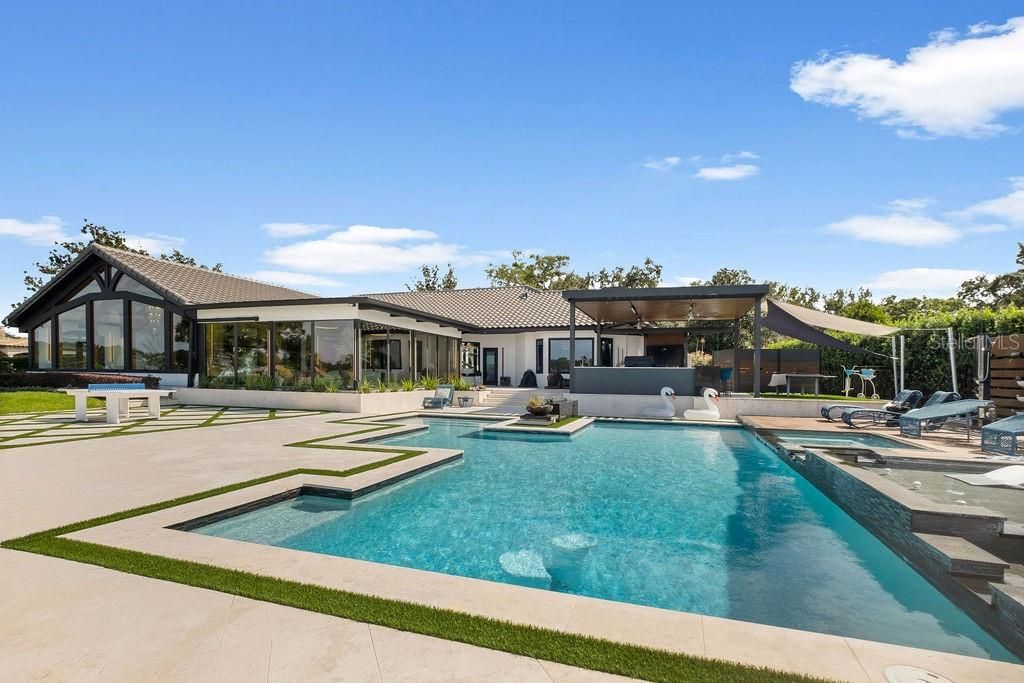 Exterior, Pool