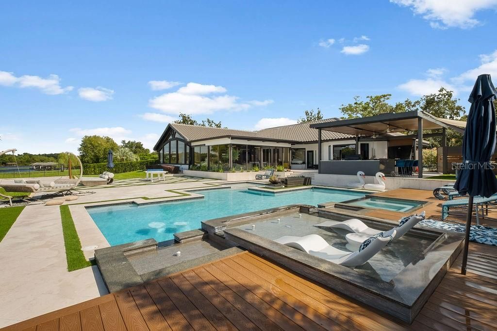 Exterior, Pool