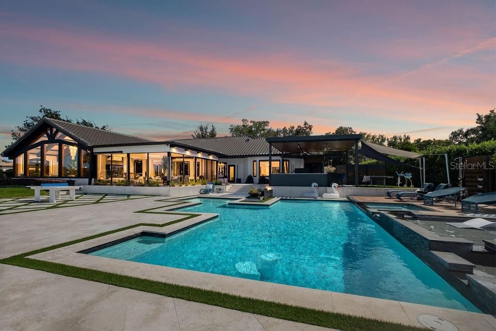 Exterior, Pool
