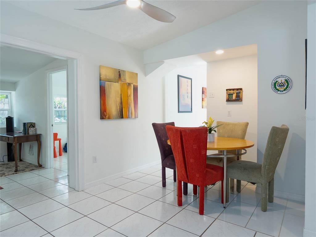 Dining room, Interior, Recessed Lighting