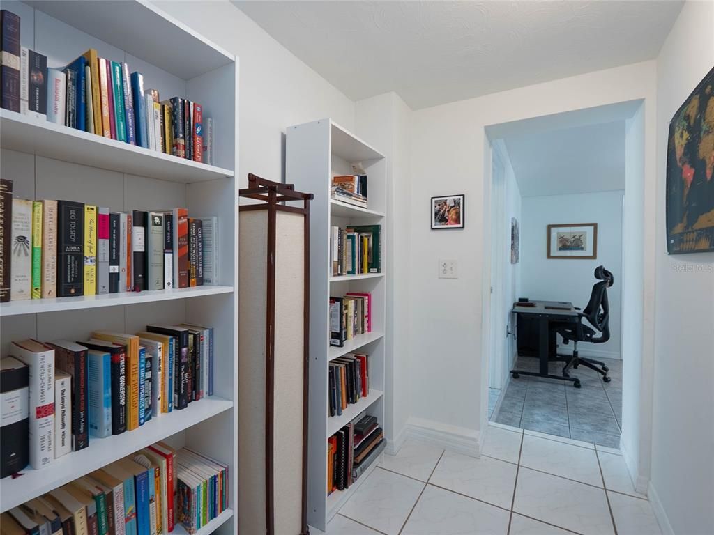 Home Office, Interior