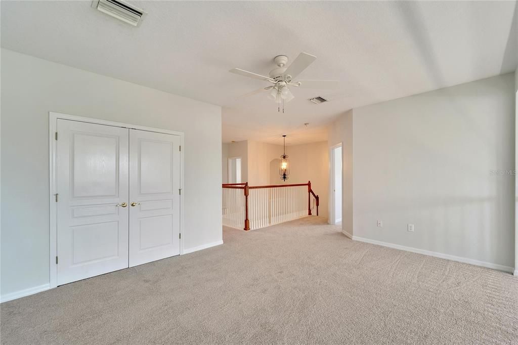 Empty room, Interior, Pendant Lights