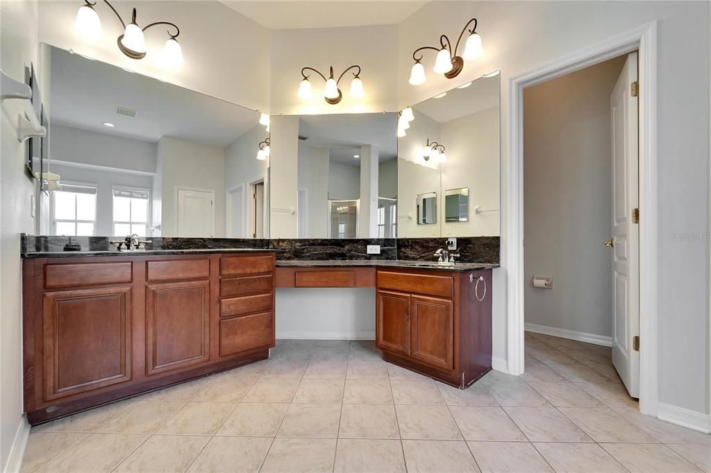 Bathroom, Dual Sink Vanities, Interior, Recessed Lighting