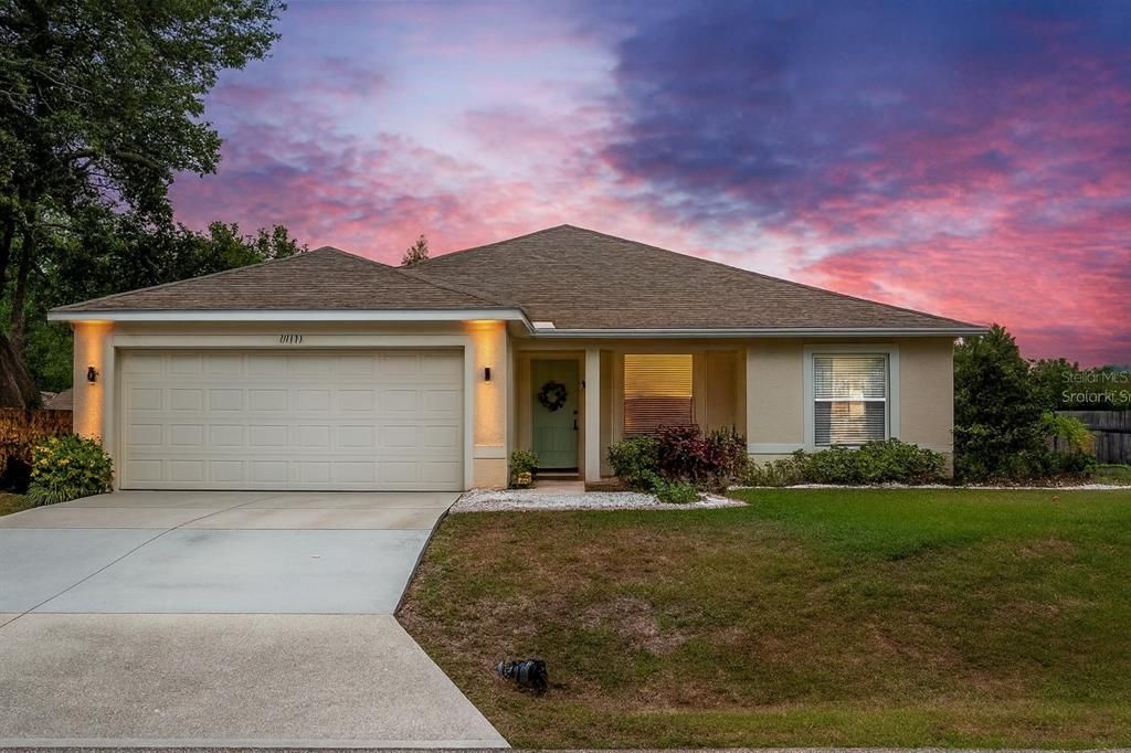 Attached, Exterior, Facade, Ranch