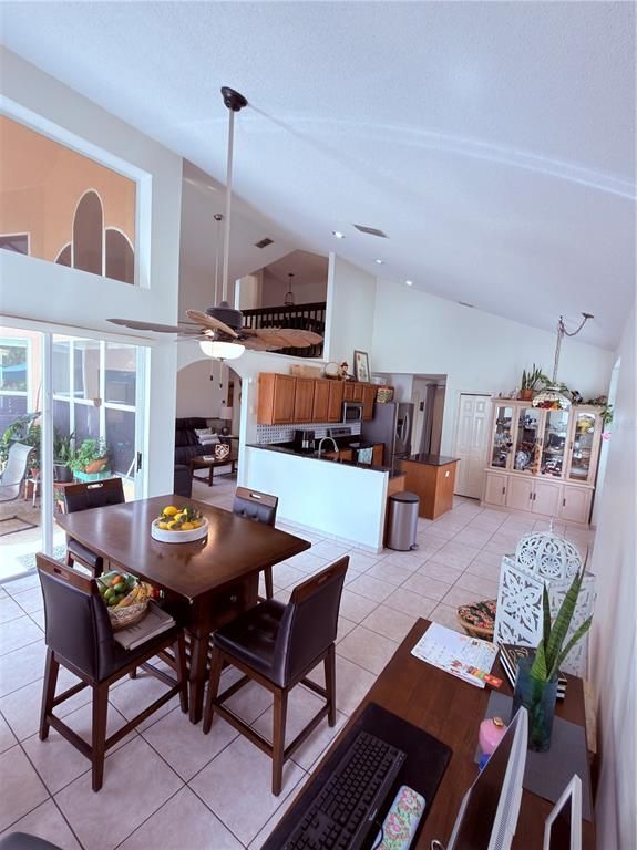 Dining room, Interior, Kitchen, Recessed Lighting