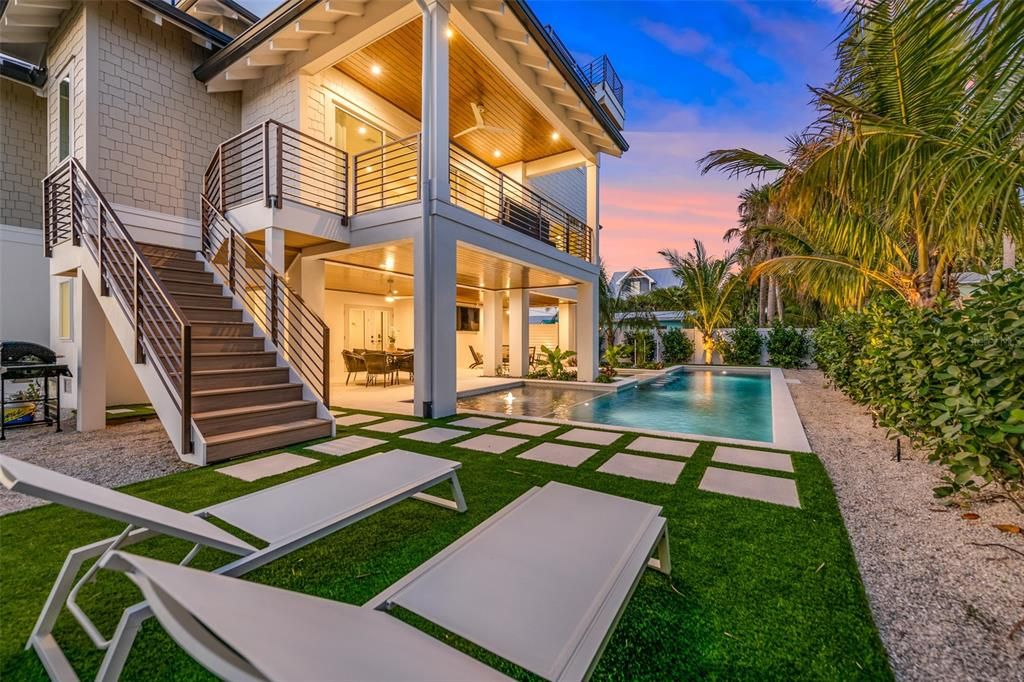 Exterior, Pool