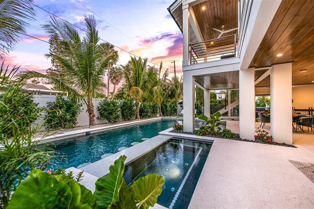Exterior, Pool