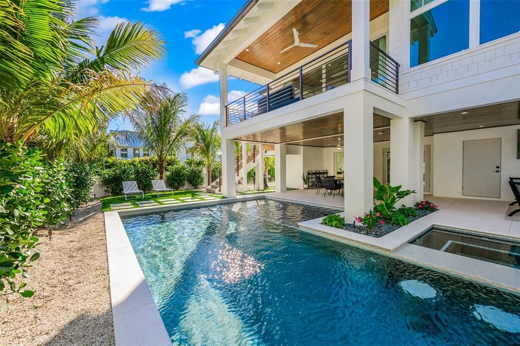 Exterior, Pool